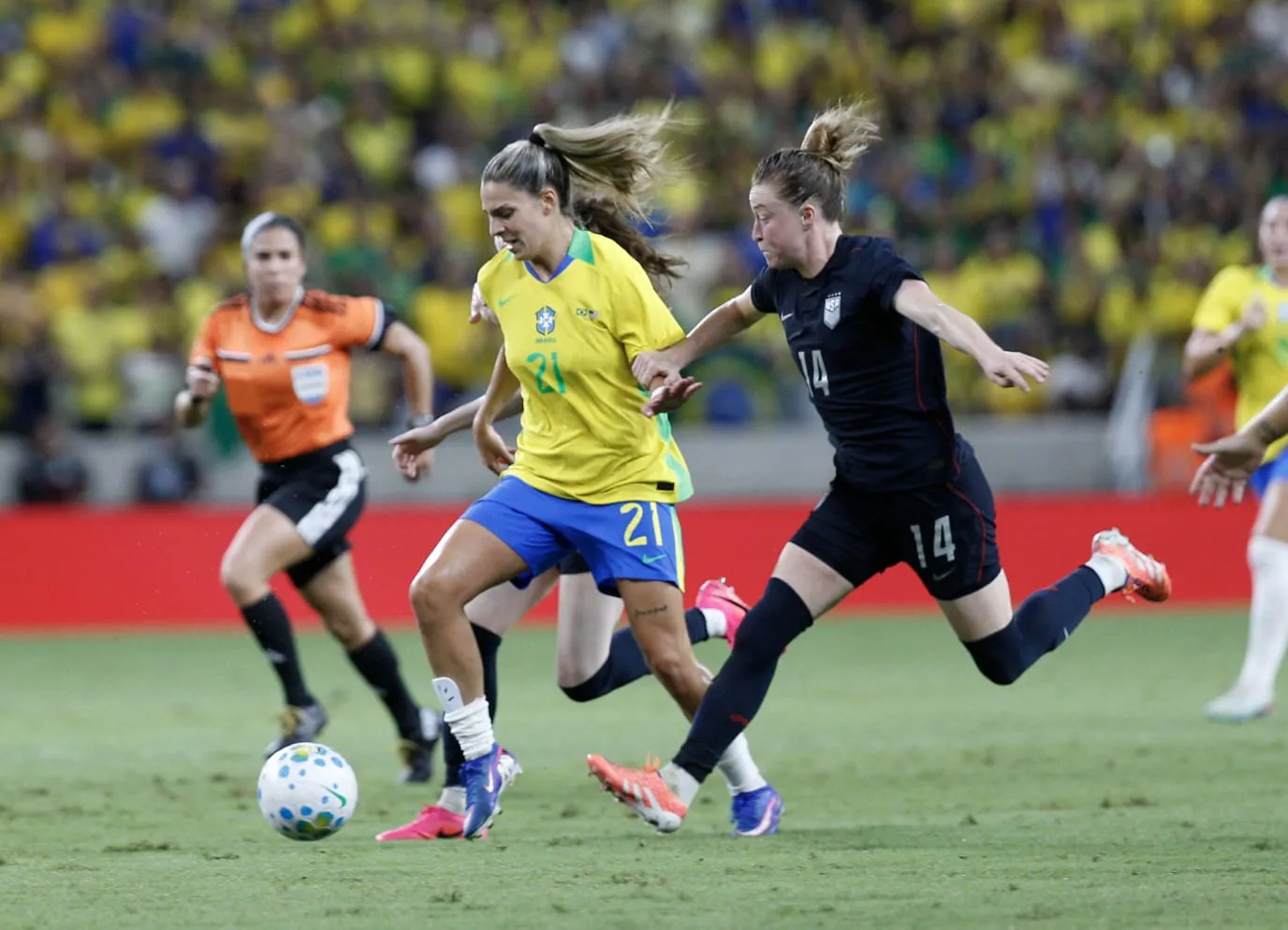 A Seleção Brasileira não conseguiu atuar bem no Castelão e foi derrotada