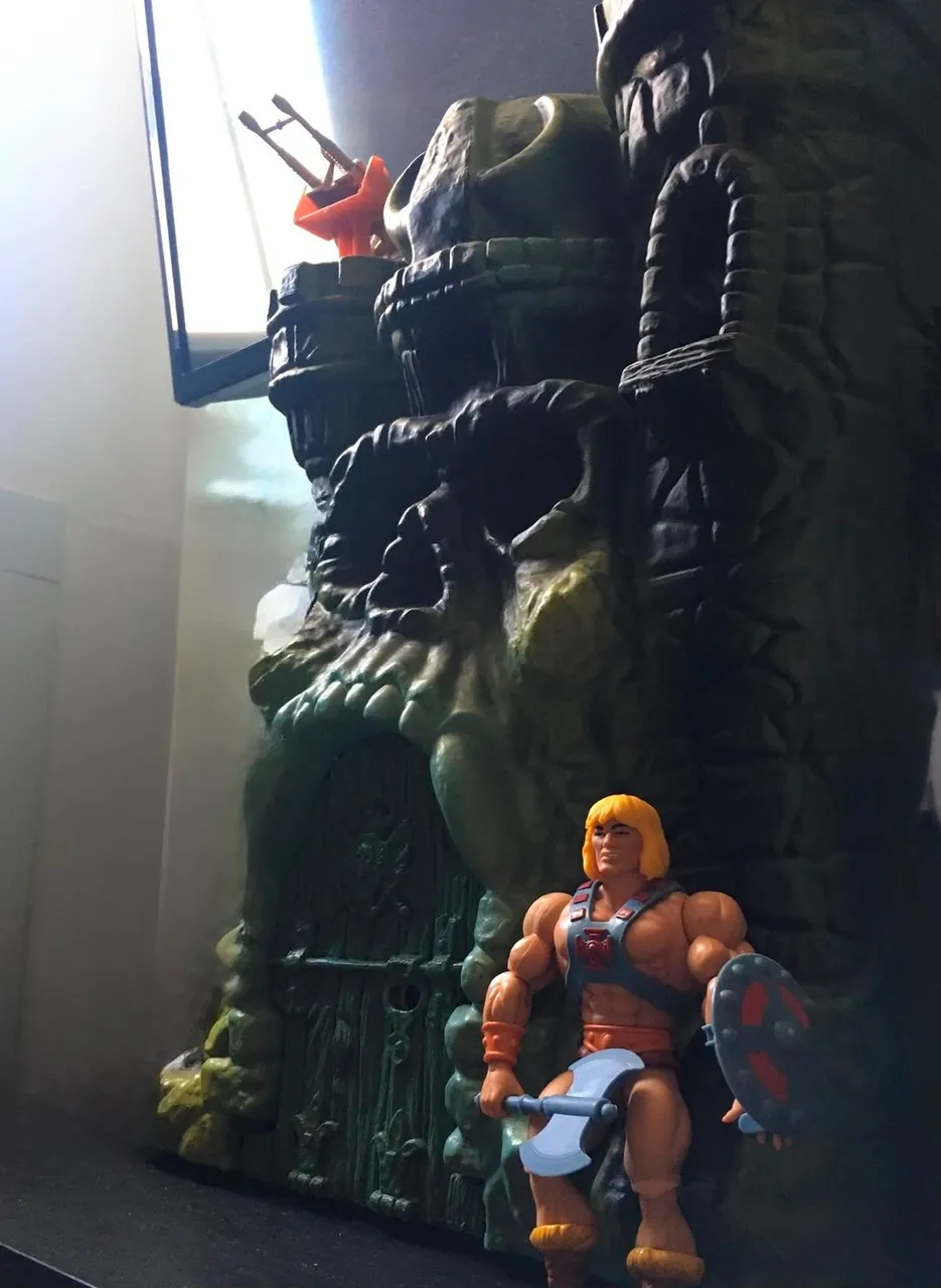 Castelo de Grayskull e He-Man da década de 80 fazem parte do acervo do colecionador Gustavo Fayad.