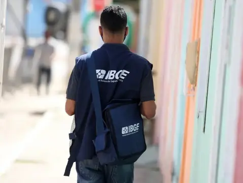 Imagem da notícia: IBGE abre concurso com mais de 8 mil vagas e salários de até R$ 4 mil; veja detalhes