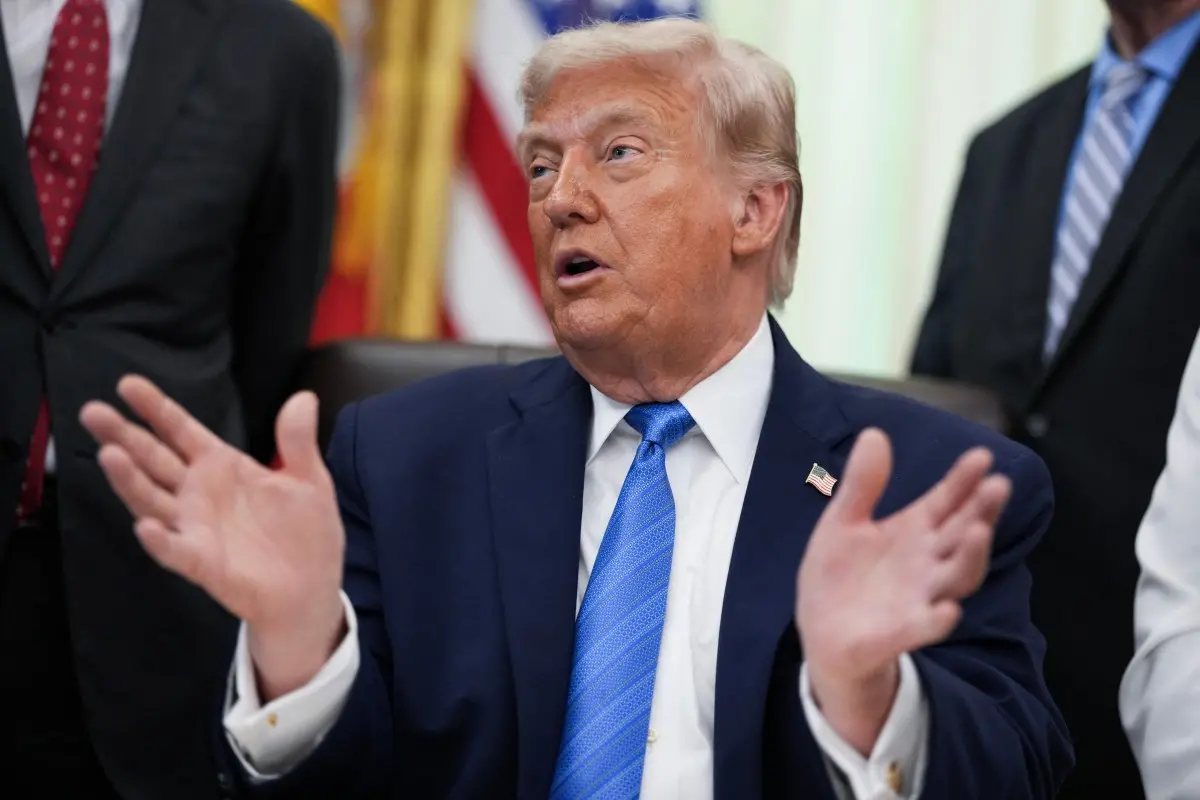 Trump afirma que acordo de paz com Irã deve ser assinado neste domingo (14)