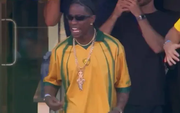 Travis Scott  usou camiseta em homenagem à Seleção Brasileira e comemorou o gol feito no jogo contra o Marrocos.