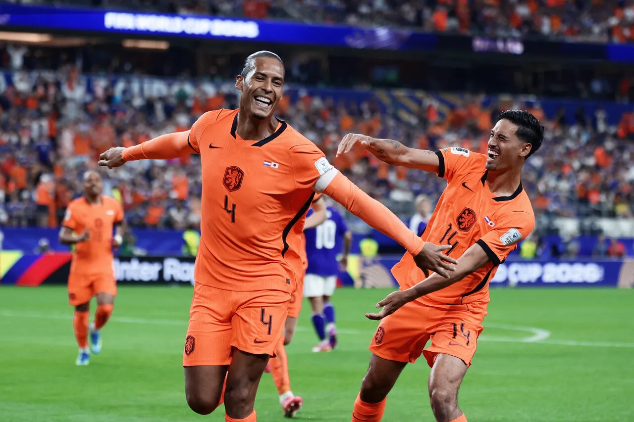 O zagueiro Van Dijk marcou o primeiro gol da seleção da Holanda no empate com o Japão