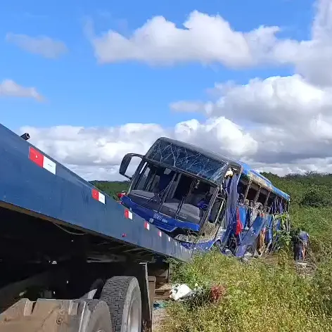 Aulas são suspensas em escolas estaduais de Juazeiro do Norte após acidente com time de basquete - Ceará - Diário do Nordeste