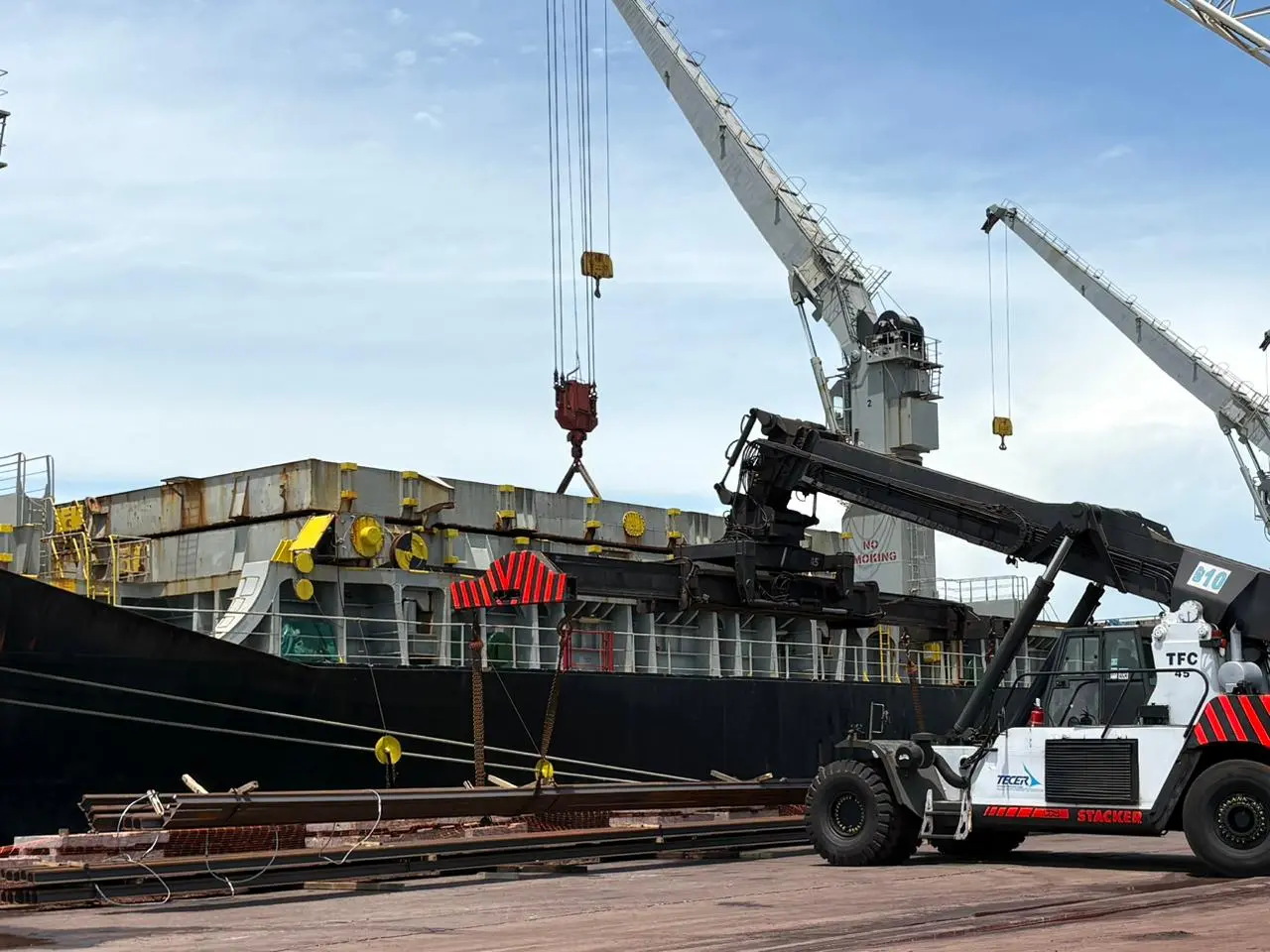 Imagem da notícia Transnordestina vai investir R$ 3,1 bi em ferrovia e em terminal de cargas no Porto do Pecém