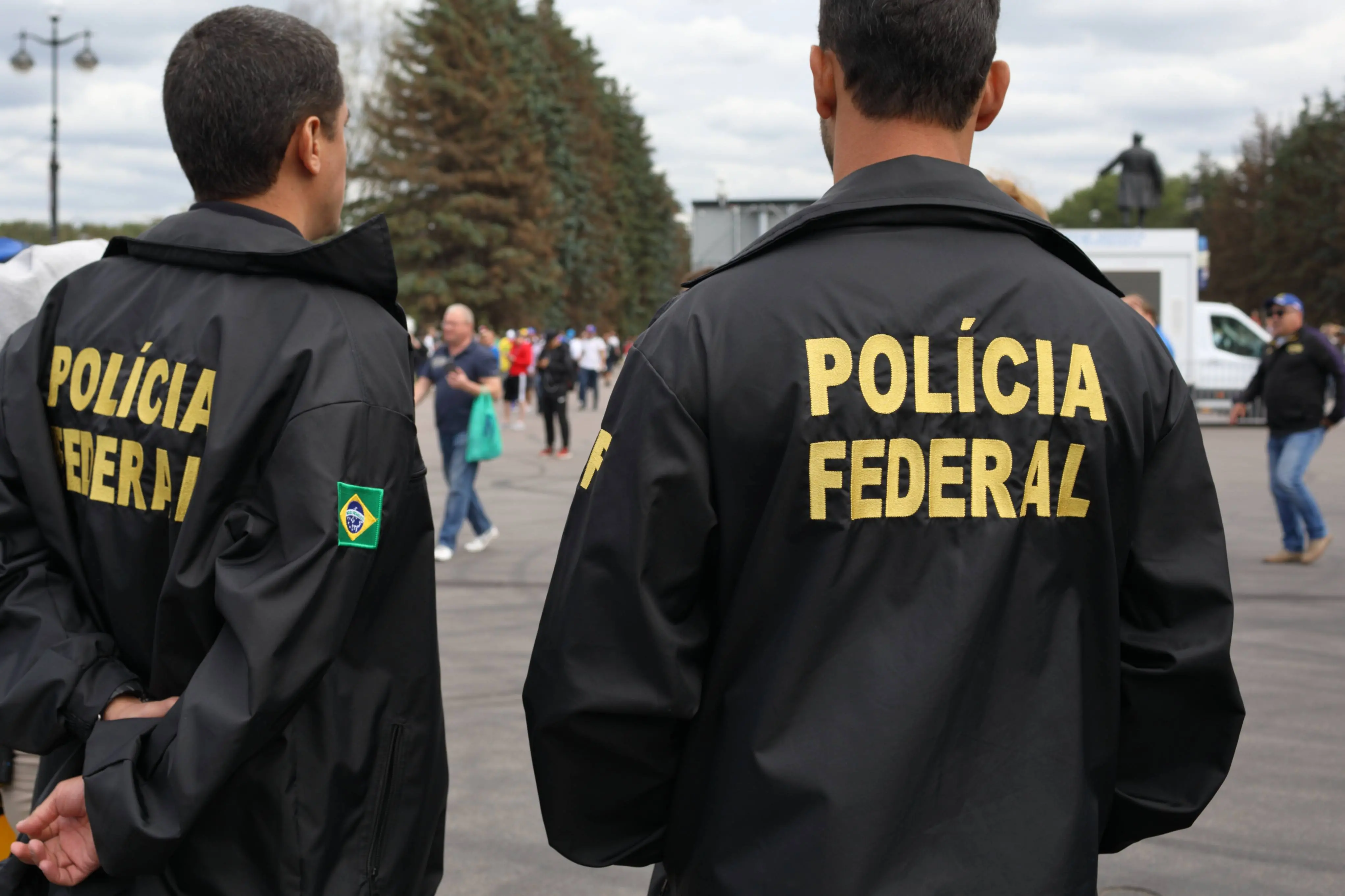 Imagem da notícia PF investiga furto de material de obra federal usado em barracas de praia no Ceará
