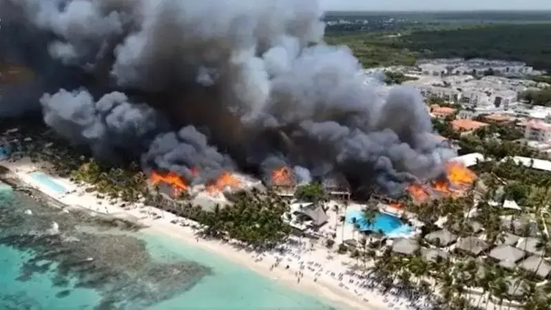 Incêndio de grandes proporções em resort na República Dominicana