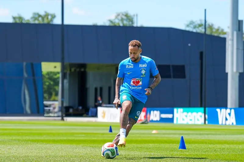 Imagem da notícia Neymar estará disponível para Brasil x Escócia, garante Ancelotti
