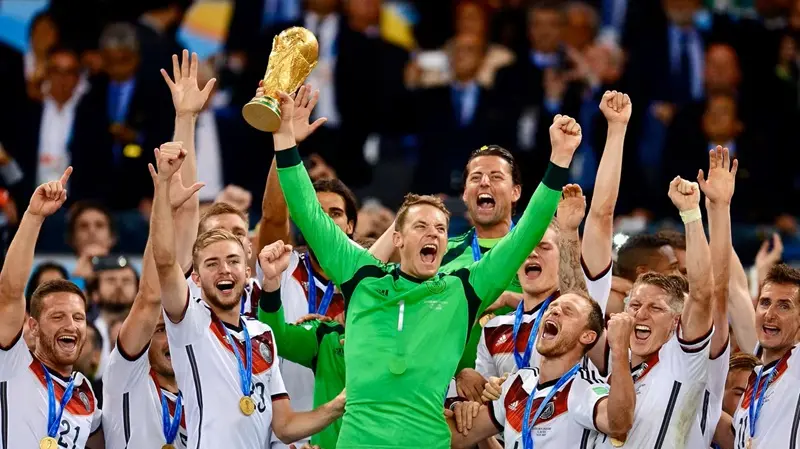 Imagem da notícia Goleiro da Alemanha, Neuer alcança marca inédita em Copas do Mundo
