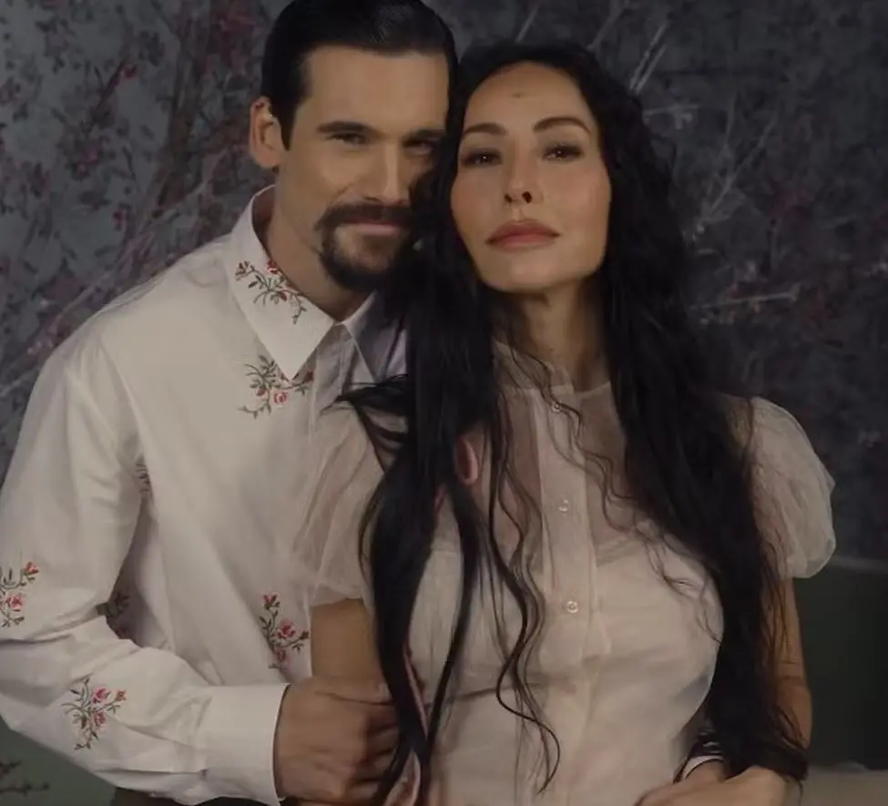 Imagem da notícia Sabrina Sato e Nicolas Prattes anunciam gravidez: 'Nosso amor floresceu'