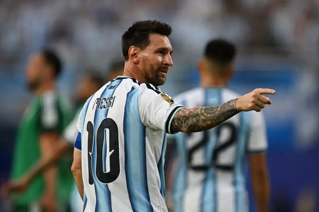 Lionel Messi comemora gol pela Argentina e se torna o maior artilheiro da Copa do Mundo.