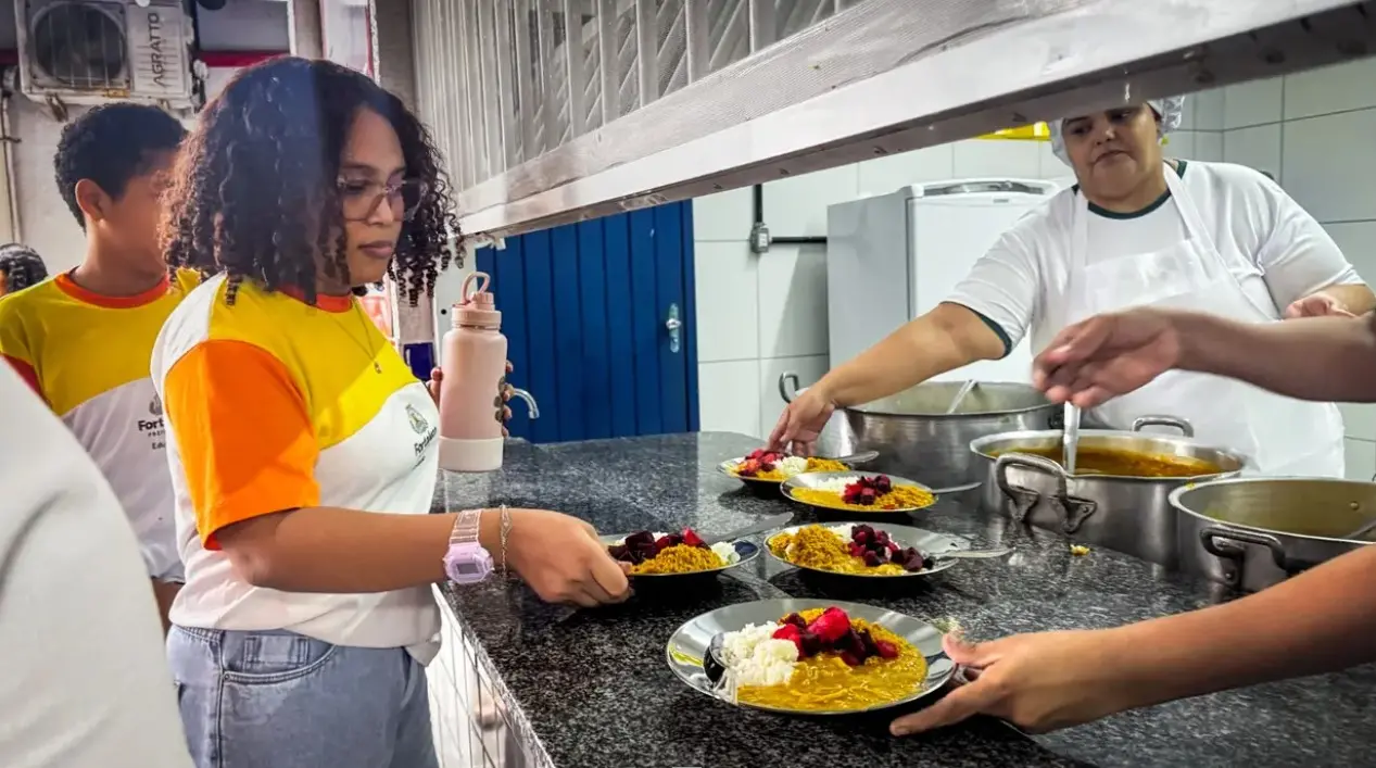 Imagem da notícia Rede de ensino de Fortaleza avança com infraestrutura e cardápio reformulado