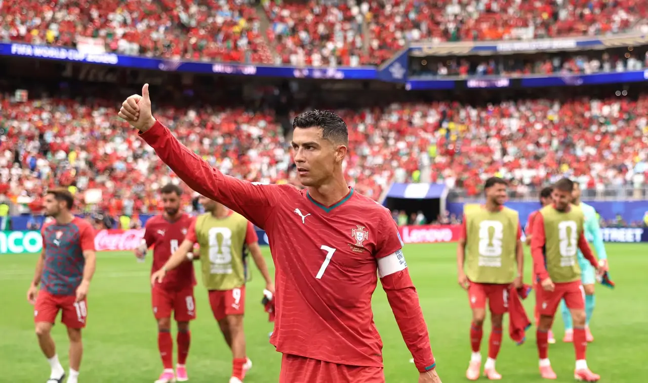 Imagem da notícia Copa do Mundo dia #13: Cristiano Ronaldo reage com 2 gols após brilho de Messi, Mbappé e Haaland