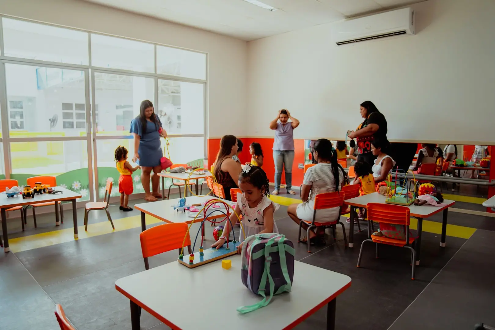 Imagem da notícia Câmara de Fortaleza aprova inclusão de assistentes da educação infantil no magistério