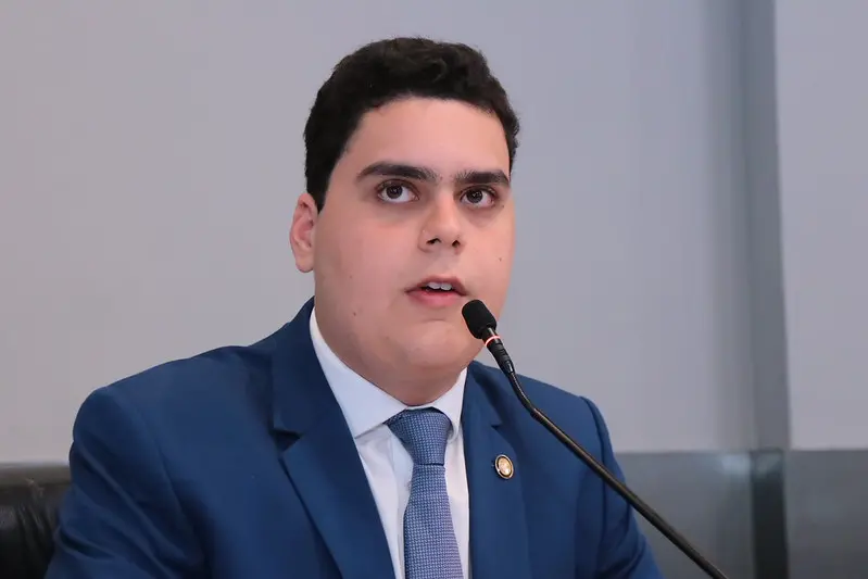 Imagem da notícia René Pessoa retorna para Câmara de Fortaleza após licença do vereador Soldado Noelio