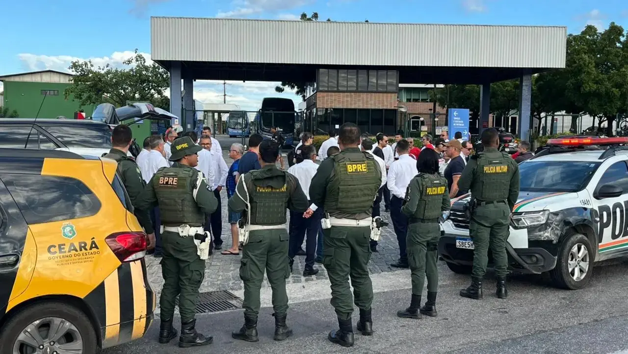 Imagem da notícia: Greve dos rodoviários no Ceará: audiência de conciliação ocorre nesta sexta (26)