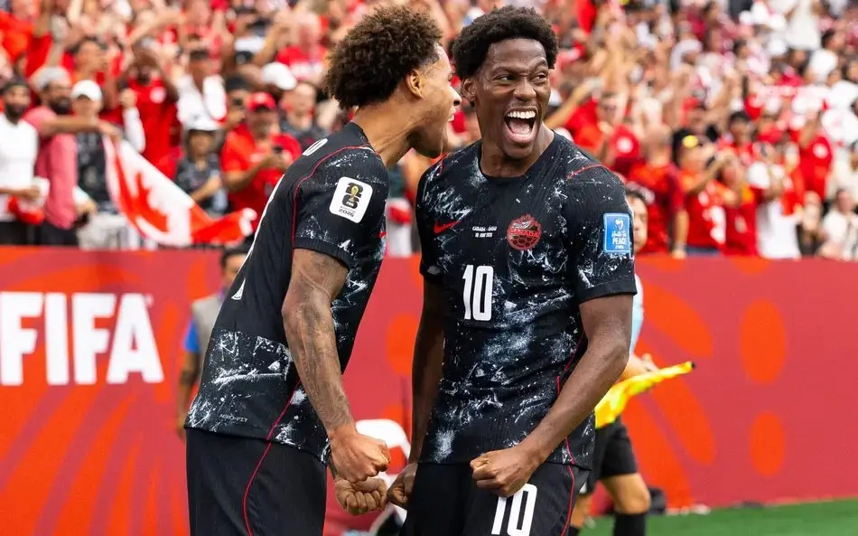Jonathan David comemora gol pelo Canadá