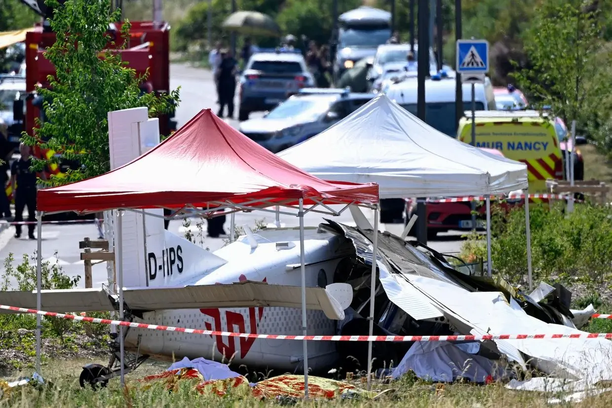 Imagem da notícia Queda de avião de escola de paraquedismo deixa 11 mortos na França