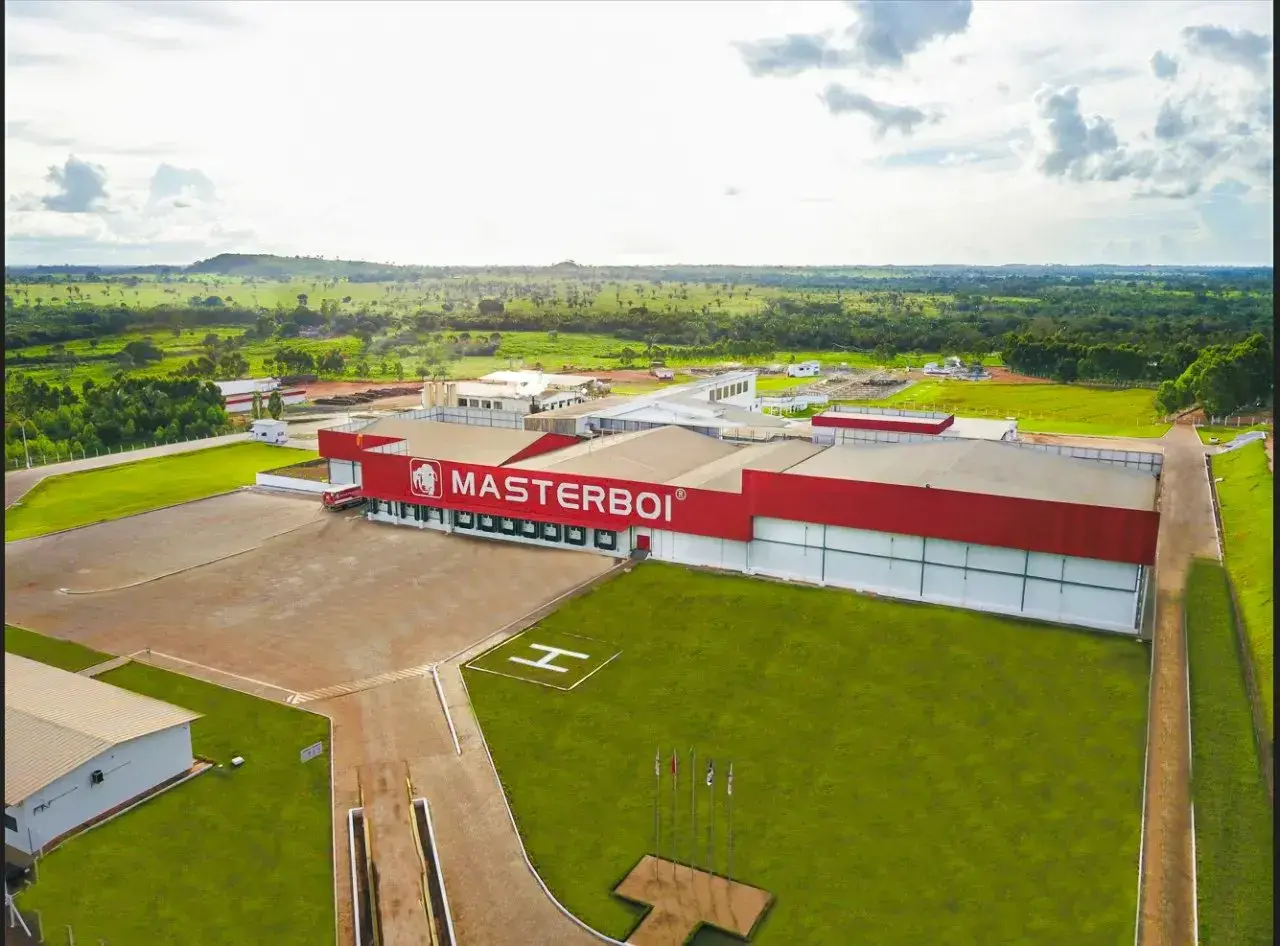 imagem mostra fábrica da masterboi em são geraldo do araguaia, no estado do pará.