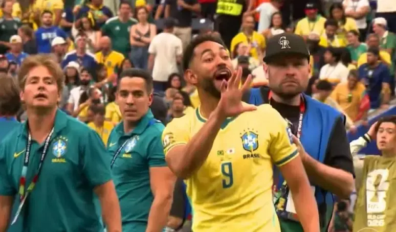 Matheus Cunha provoca jogadores japoneses após classificação em mata-mata