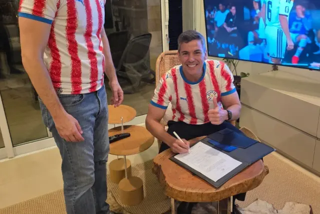 Imagem da notícia Presidente do Paraguai decreta feriado após vitória contra Alemanha na Copa do Mundo