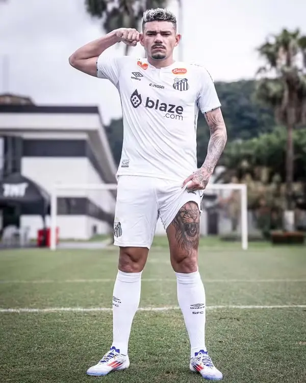 Tiquinho Soares deve acionar Santos na Justiça e acertar contrato com o Fortaleza