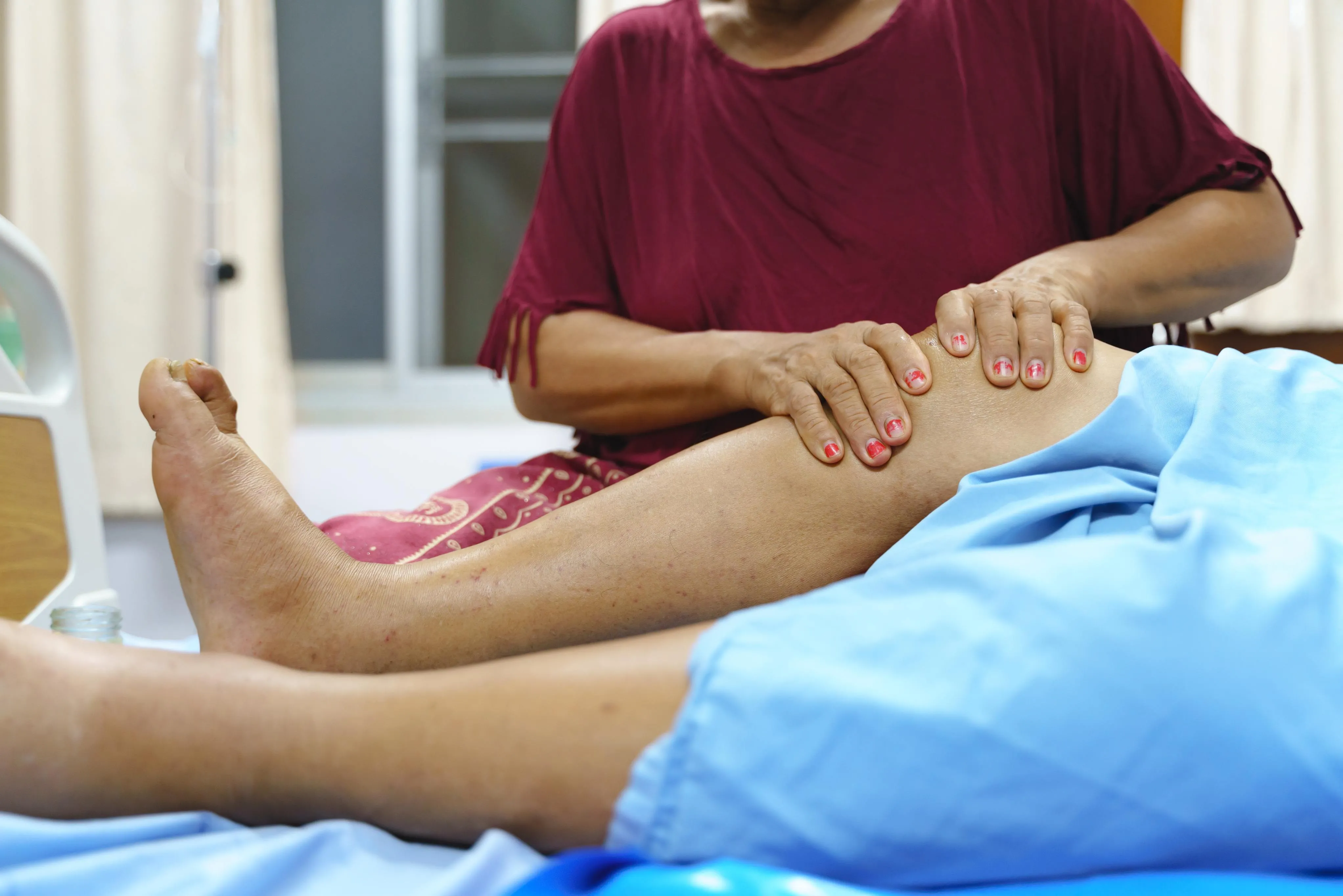 As massagens ajudam a reduzir a retenção de líquidos.
