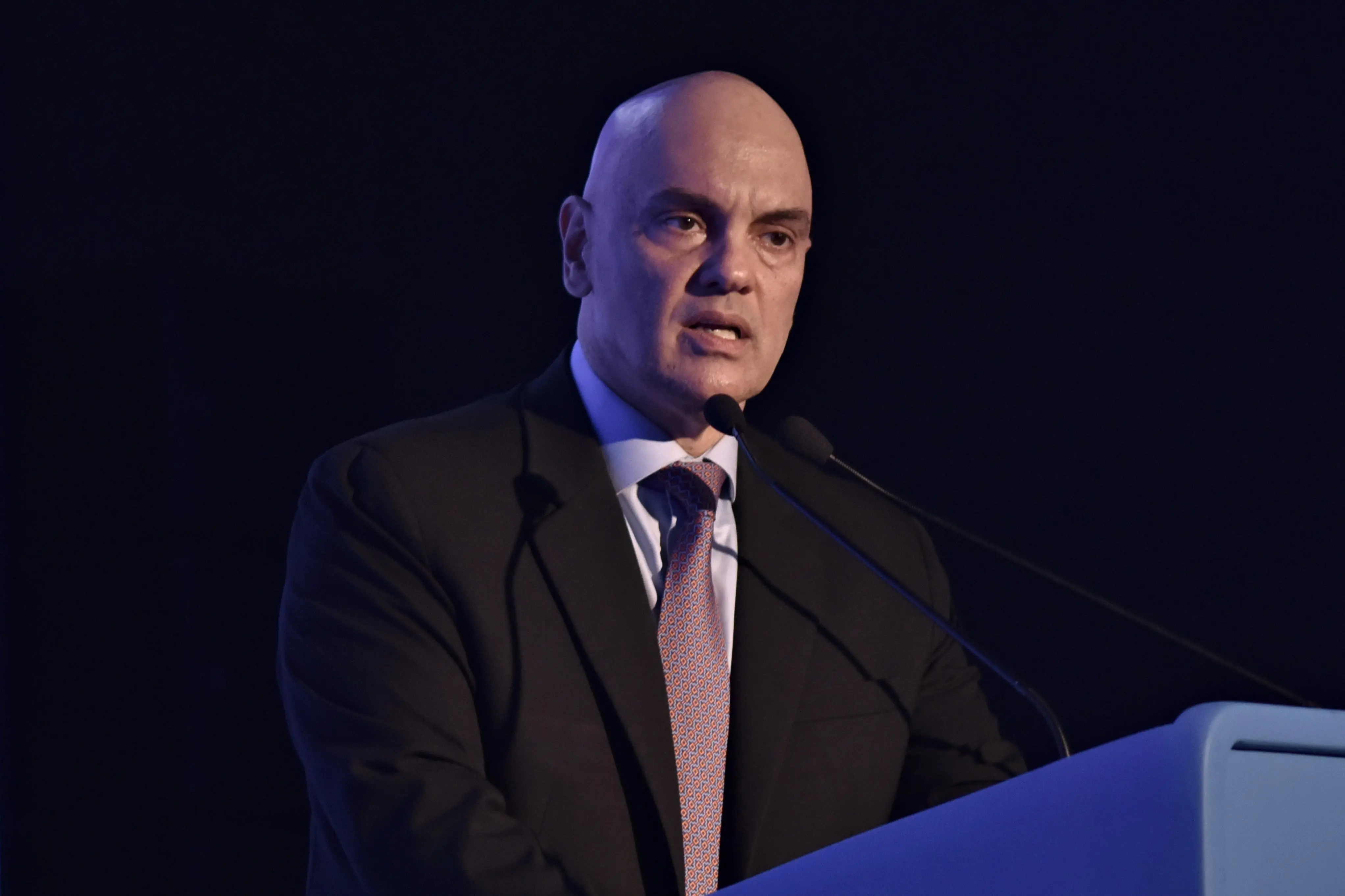 Imagem do ministro Alexandre de Moraes, do STF, para matéria sobre solicitação de nova posição da PGR sobre arma de Bolsonaro apreendida em blitz.