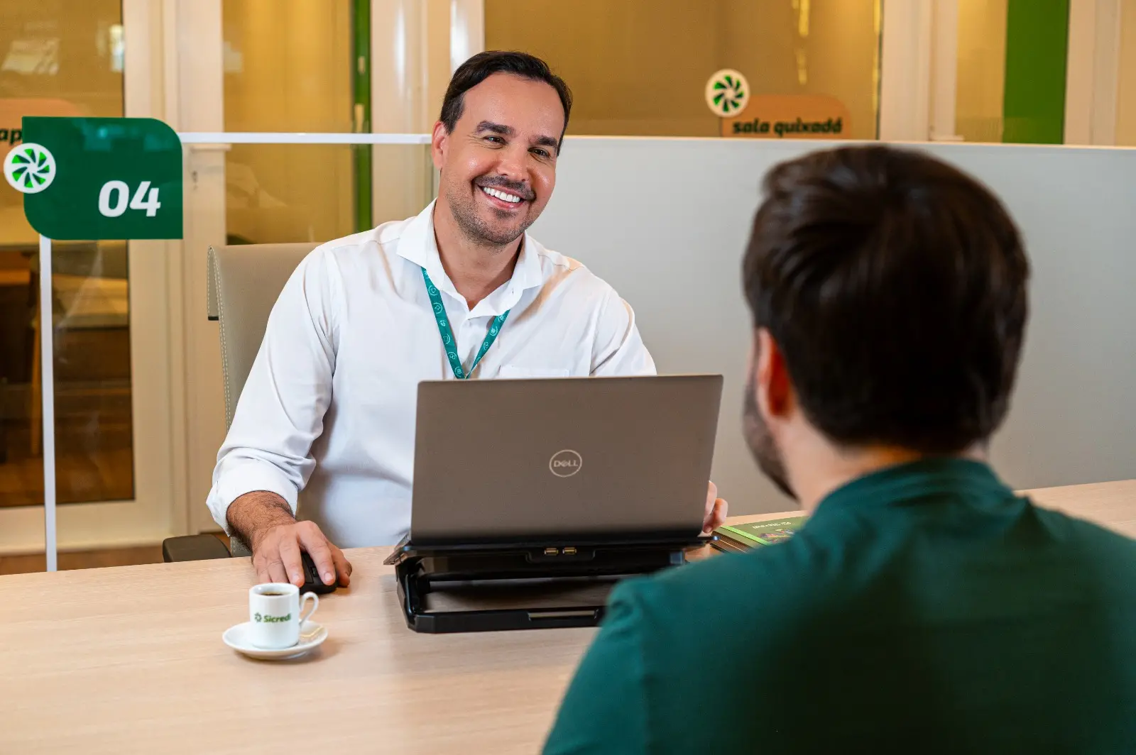 Imagem da notícia Entenda como as cooperativas de crédito beneficiam o desenvolvimento local