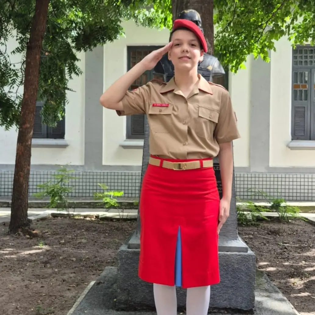 Imagem da notícia Adolescente de 13 anos é aprovada em vestibular da Uece com nota máxima na redação
