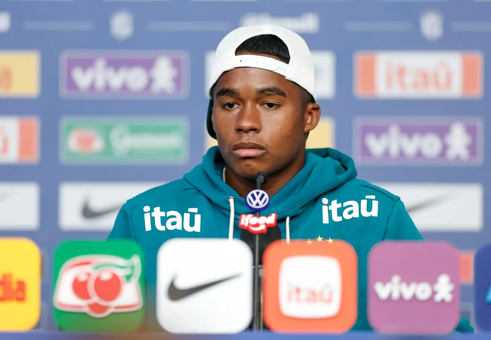 Endrick comenta sobre espaço na Seleção Brasileira e destaca apoio de Neymar