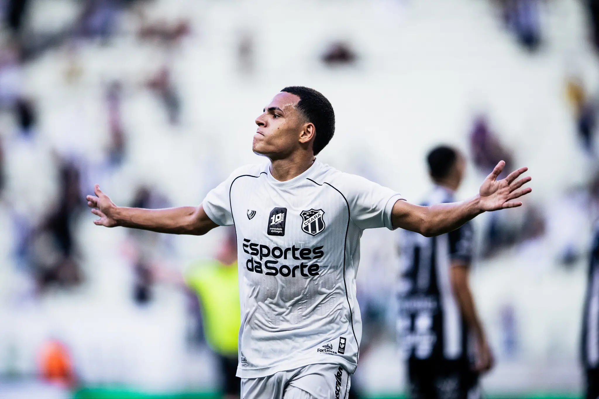 Imagem da notícia Goiás x Ceará na Série B do Brasileirão: veja onde assistir, horário e escalações