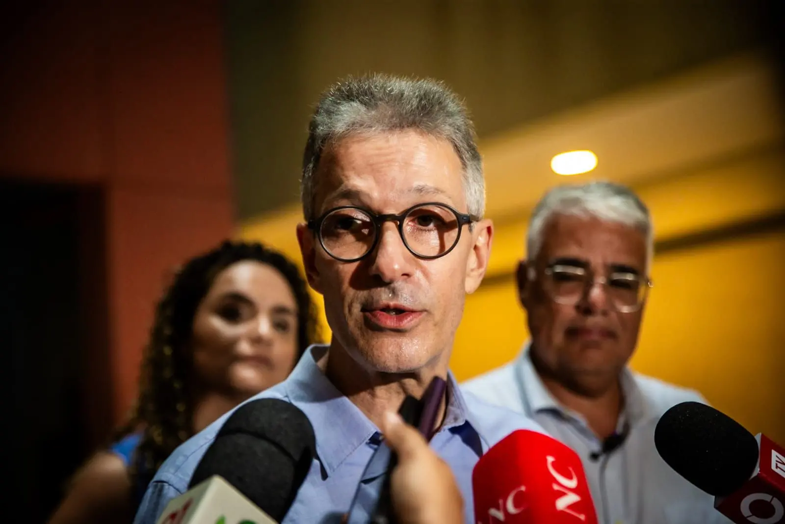 Romeu Zema concede entrevista para a imprensa. Ao lado dele, o pré-candidato a governador, Eduardo Girão.