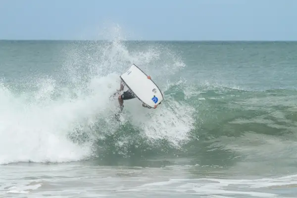 Imagem da notícia 2ª etapa do Circuito Cearense de Bodyboarding começa na Praia do Futuro com R$ 12 mil em premiação