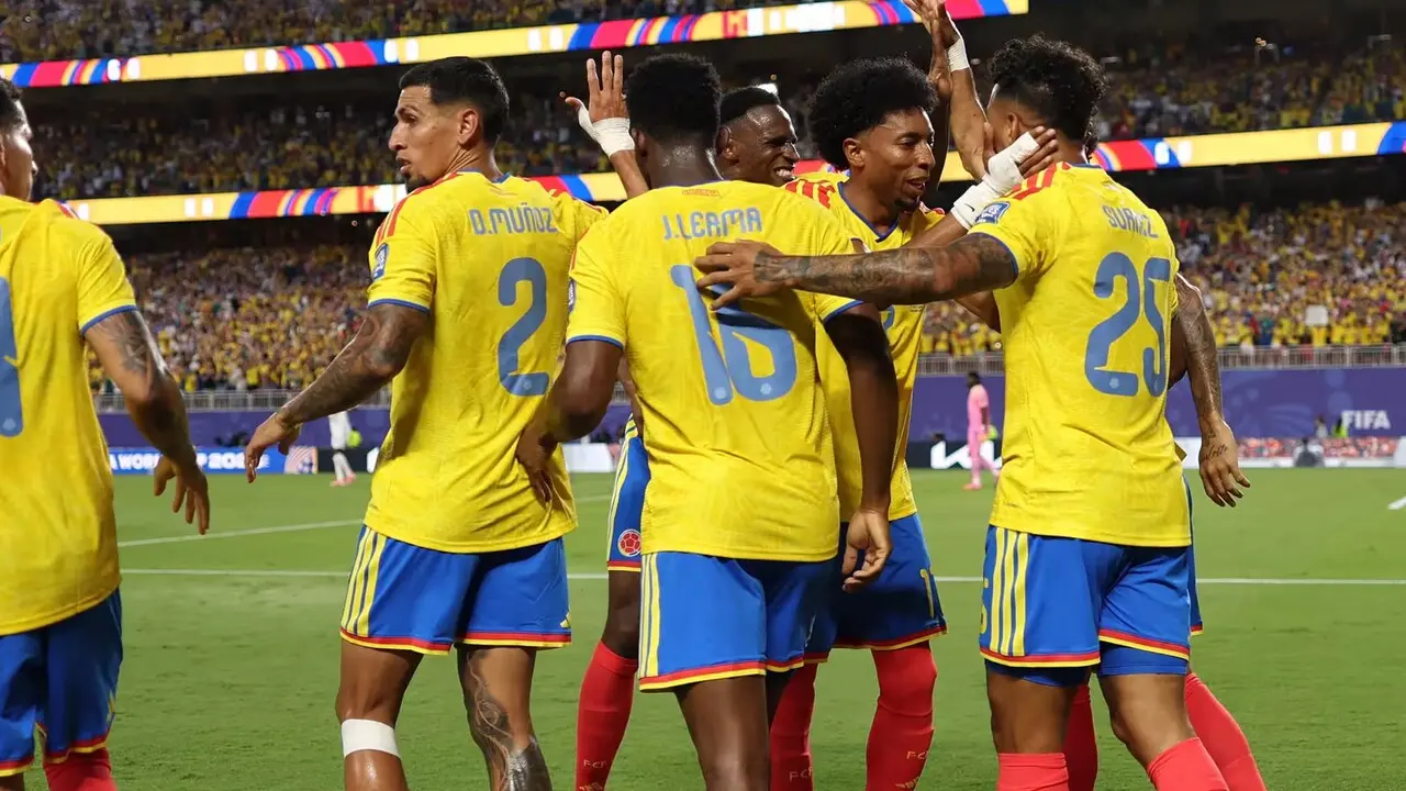Colômbia vence Gana e garante vaga nas oitavas de final