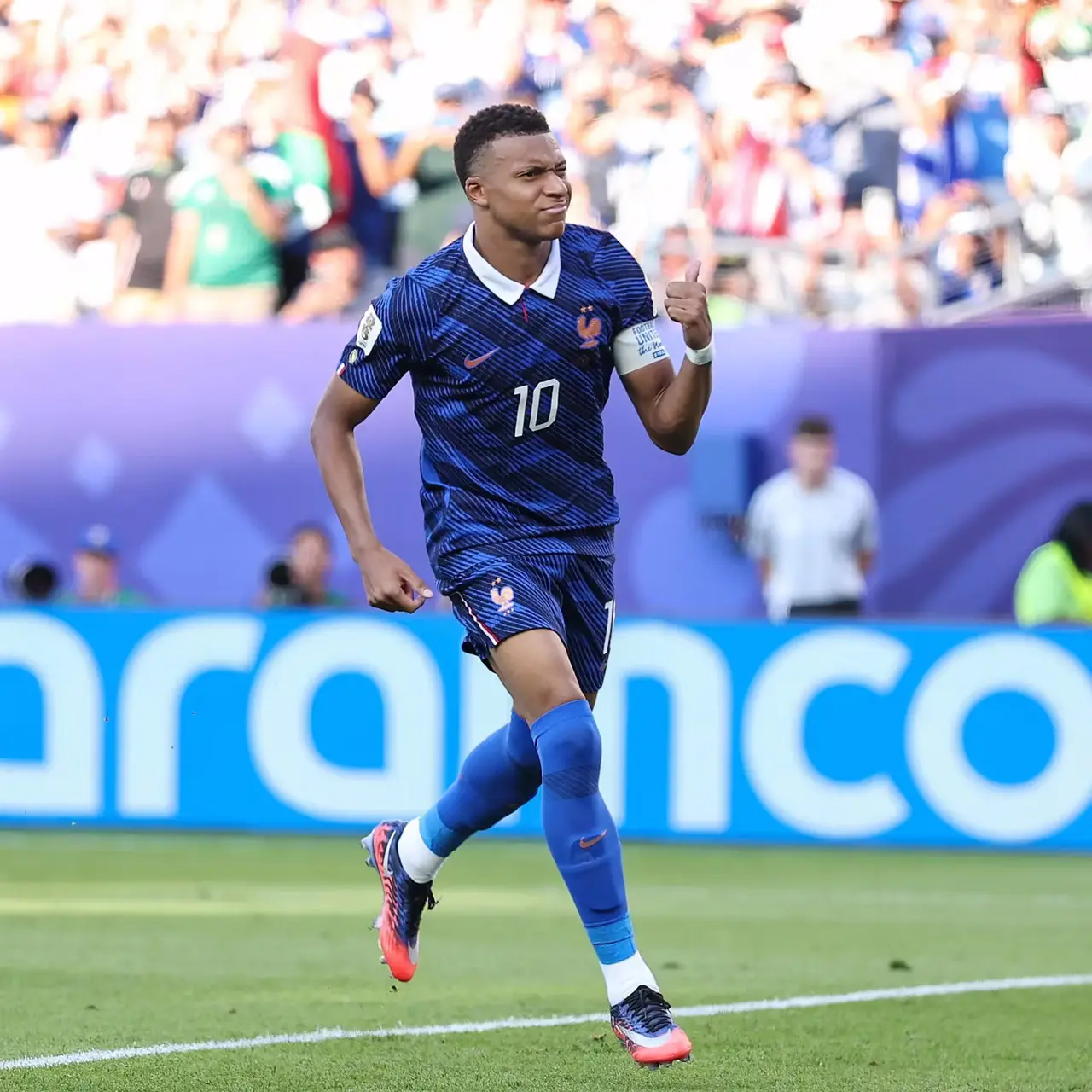 Imagem da notícia Com gol de Mbappé, França vence Paraguai e está nas quartas de final da Copa do Mundo