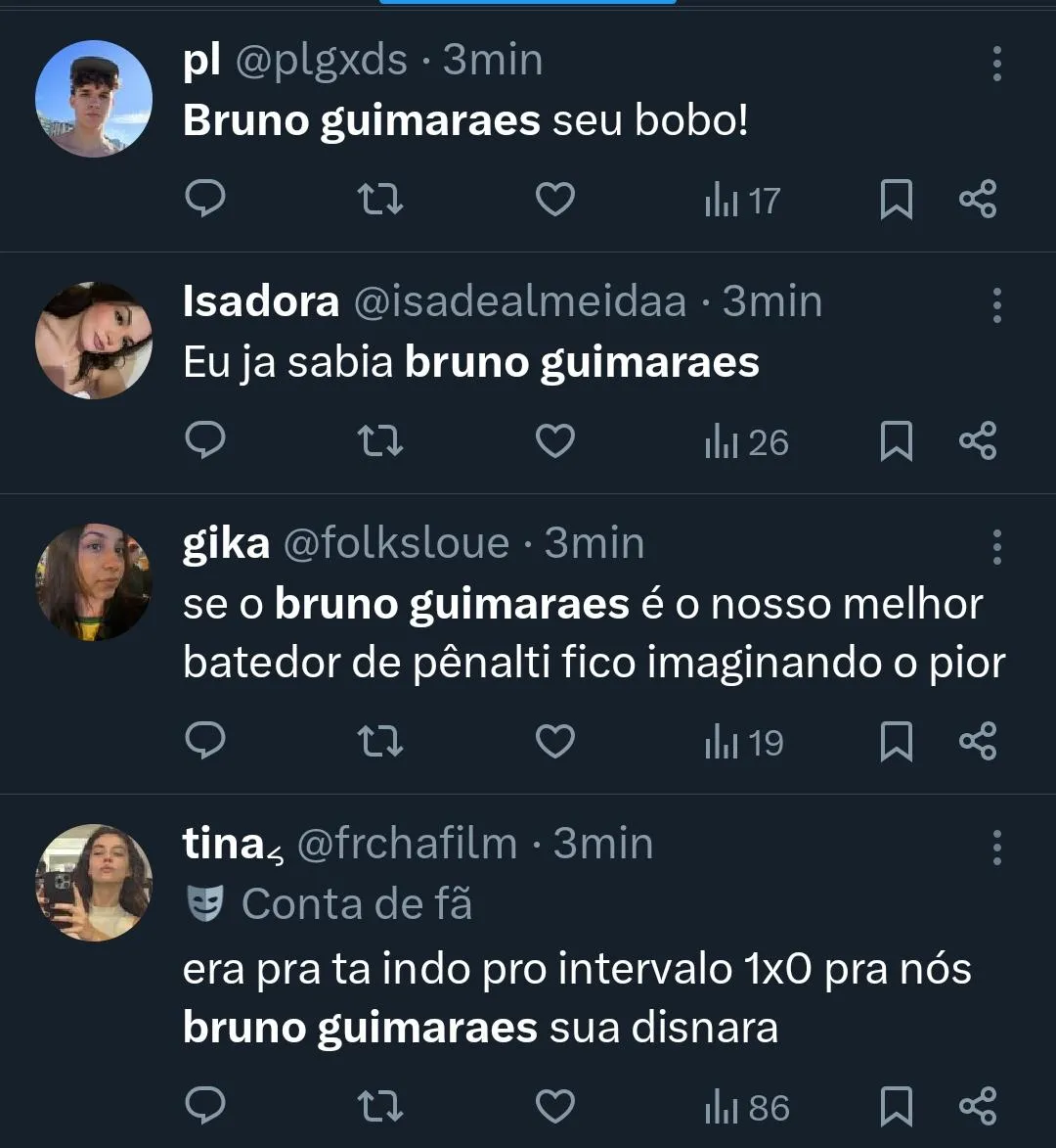 Torcida lamenta pênalti perdido por Bruno Guimarães.