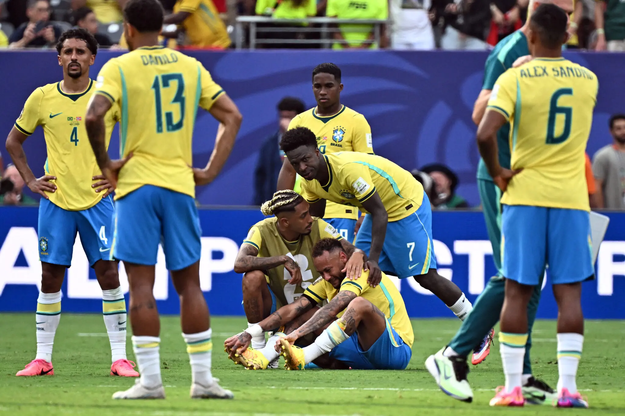 Imagem da notícia Quantos anos terão os jogadores do Brasil na próxima Copa do Mundo?