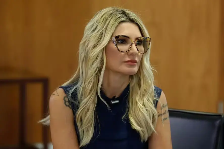 Imagem da notícia Justiça determina bloqueio de bens de Antonia Fontenelle por processo de Giselle Itié
