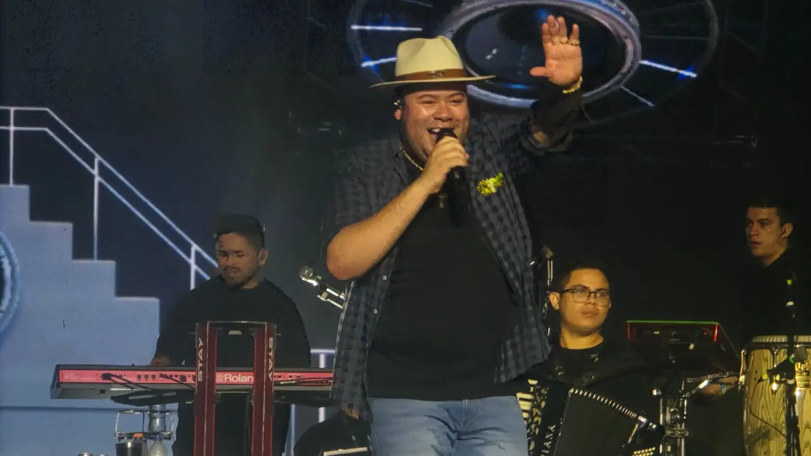Imagem da notícia: Rey Vaqueiro revela segredo para aguentar maratona de 92 shows em turnê de São João