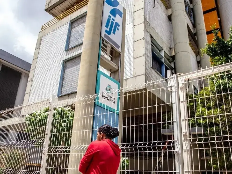 Imagem da notícia Maior hospital de trauma do CE atende média de 19 mulheres vítimas de violência doméstica por mês