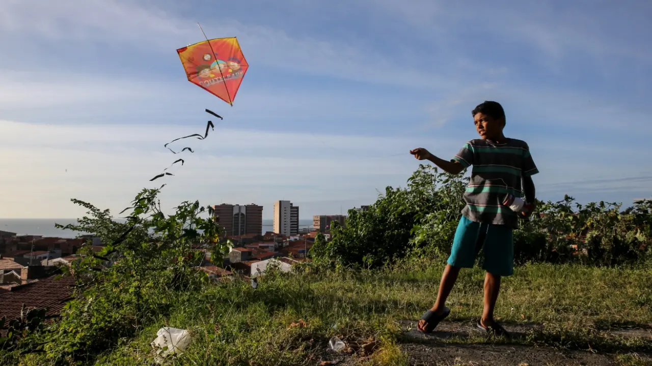 Imagem da notícia Enel alerta para período de ventos fortes e pipas no segundo semestre