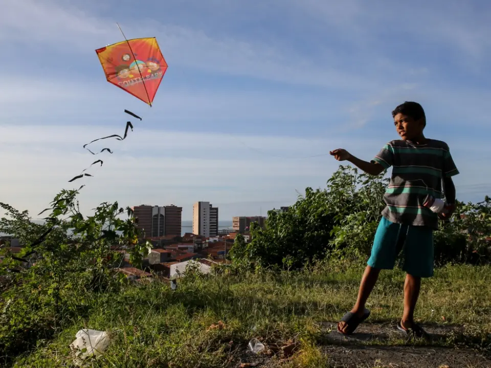 Imagem da notícia Enel alerta para período de ventos fortes e pipas no segundo semestre