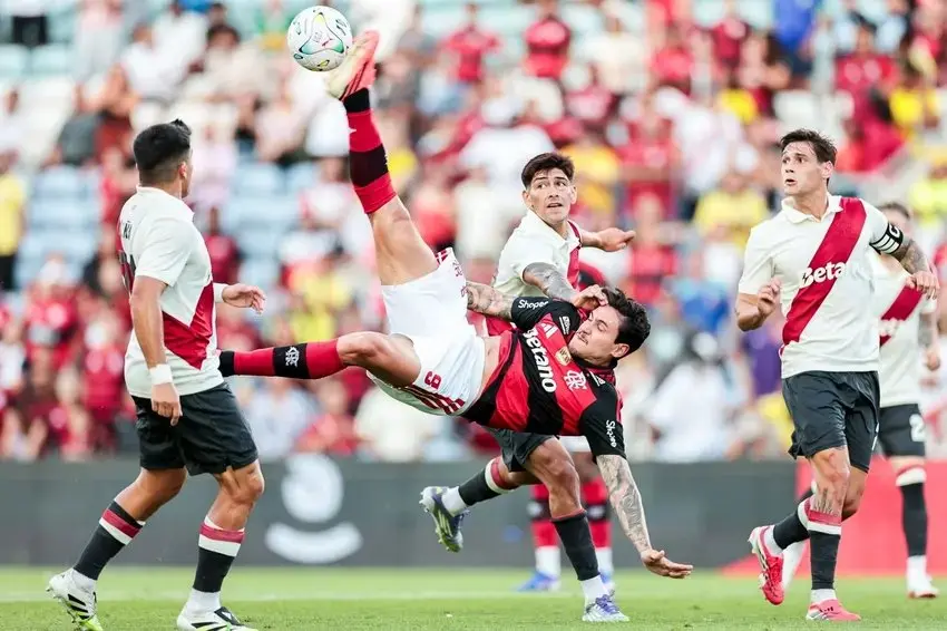 Imagem da notícia Jogos de hoje na TV: veja onde assistir e horário das partidas de quartas-feira (8)