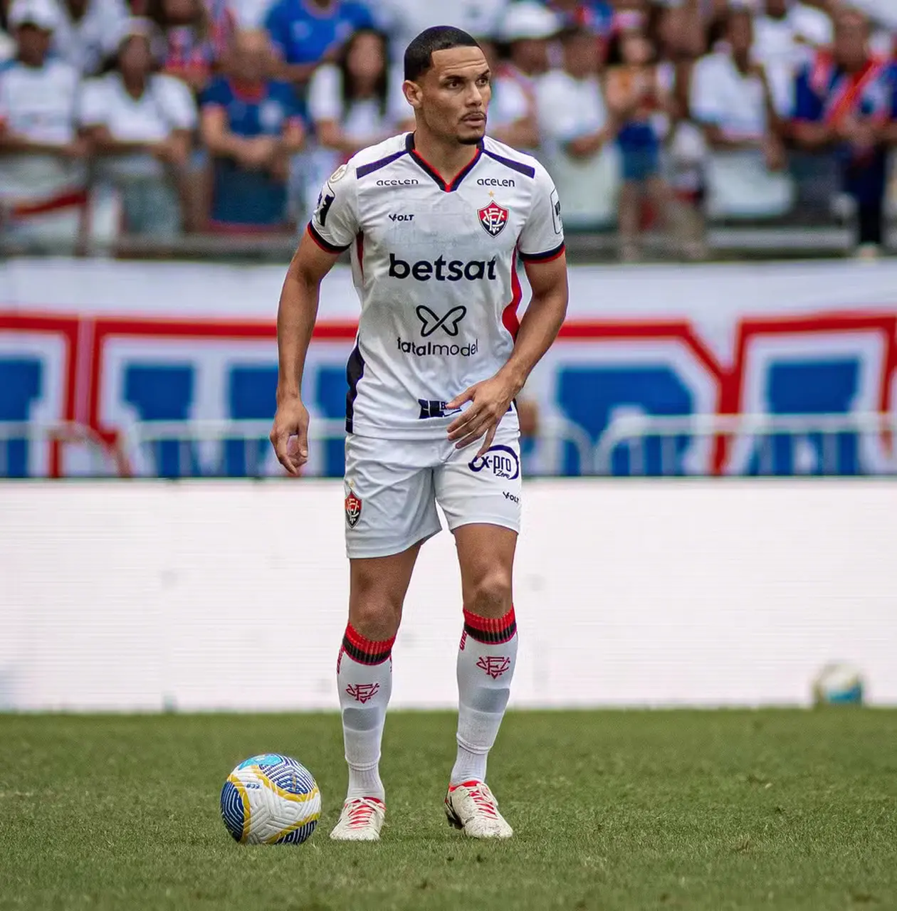 Imagem da notícia Fortaleza anuncia contratação do zagueiro Neris, ex-Vitória