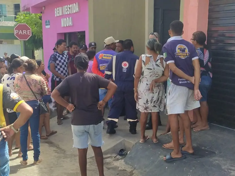 Imagem da notícia Funcionária de restaurante é morta a facadas em via pública de Missão Velha