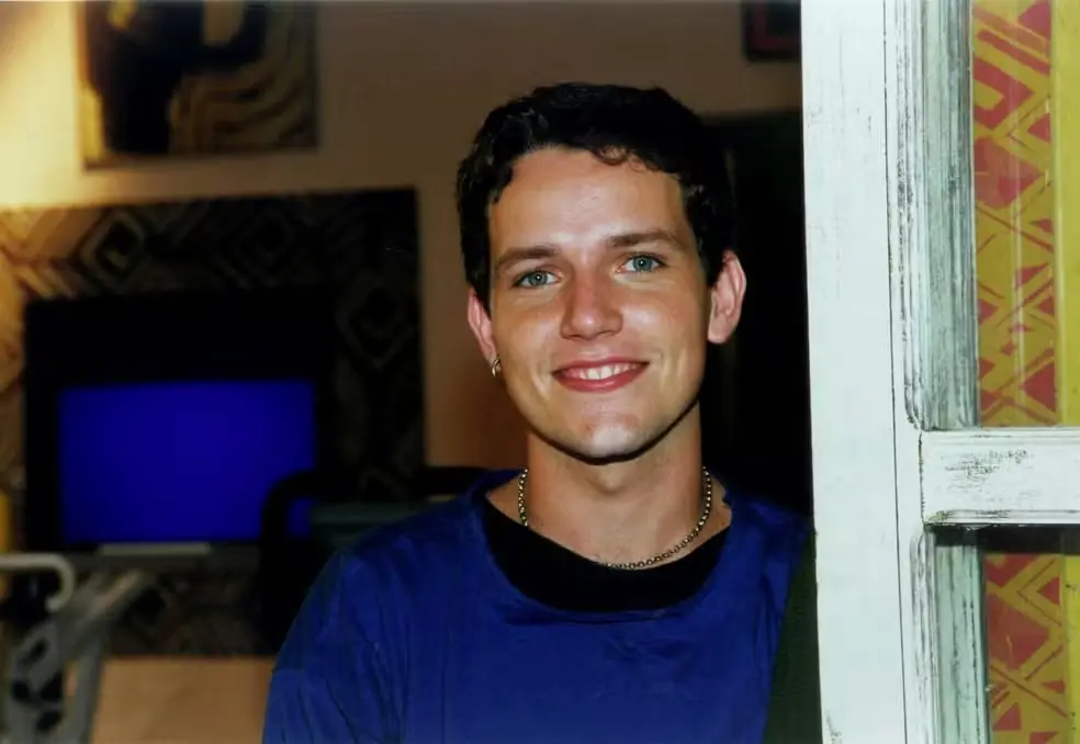 Imagem da notícia Ex-Malhação, ator Edward Boggiss morre aos 49 anos