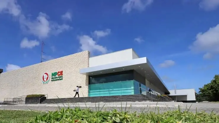 Imagem da notícia Operação mira membros do CV acusados de monitorar ações policiais e clonar contas de supermercados