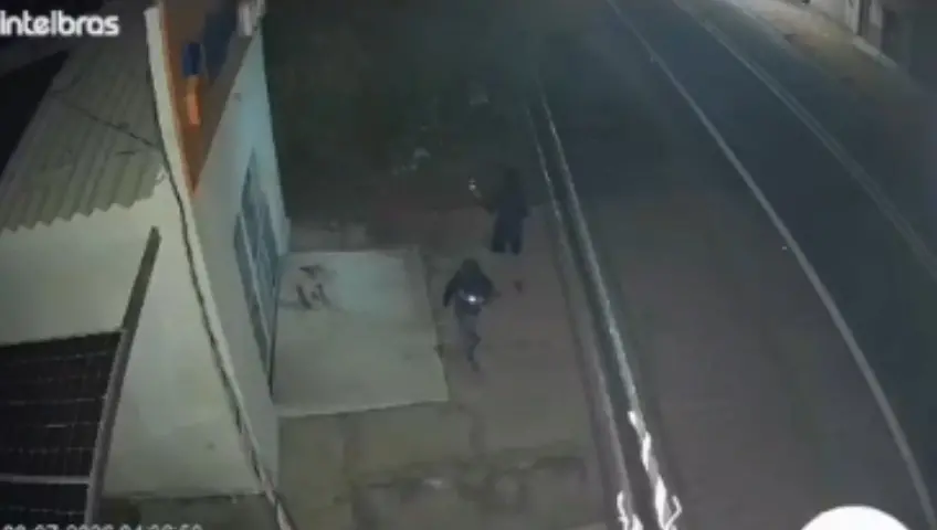 Imagem da notícia Suspeitos atacam provedor de internet que recusou pagar taxa para facção em Icapuí