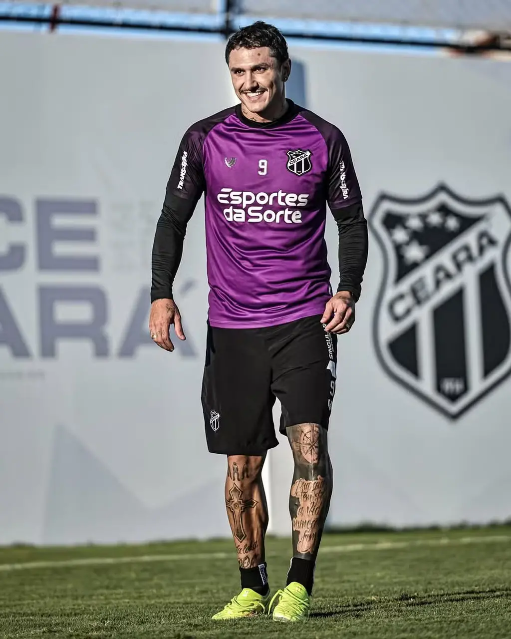 Imagem da notícia Recuperados de lesão, Vina e Juan Alano voltam aos treinos no Ceará