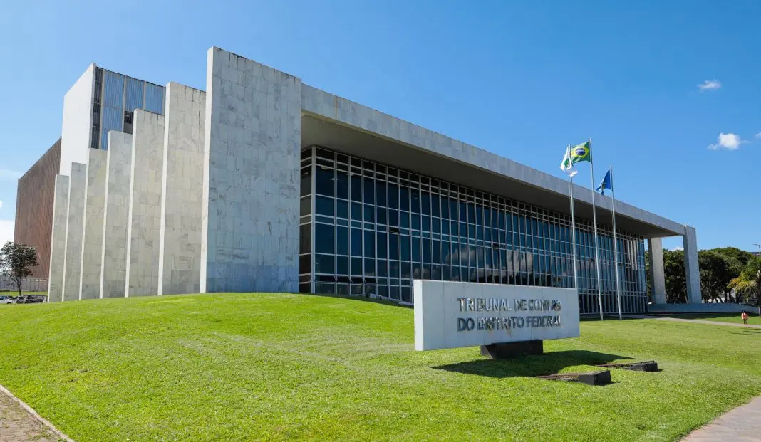 Imagem da notícia TCDF divulga edital de concurso público para analista e salário de R$ 14 mil